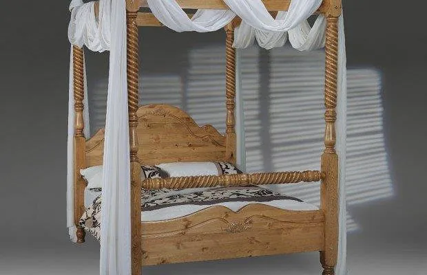 4 Poster Bedframe Windsor Pine