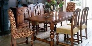 Old Charm dining set