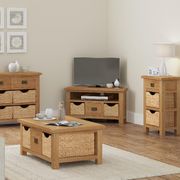 GH Salisbury Living With Baskets