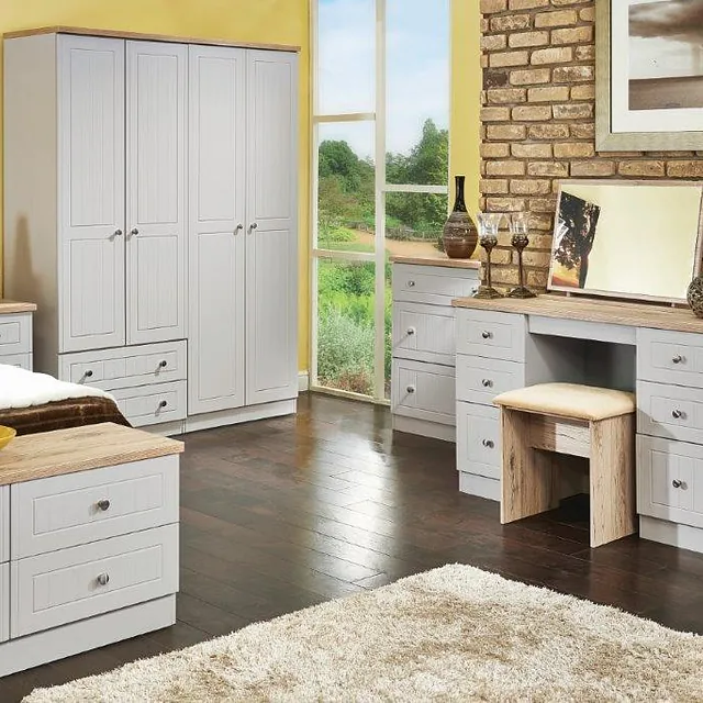 Vienna Kaschmir & Bordeaux Oak Welcome