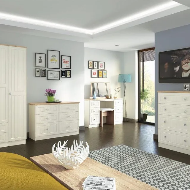 Vienna Cream & Bordeaux Oak Welcome